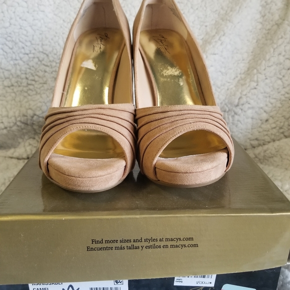 Thalia Sodi Heels - Picture 2 of 7